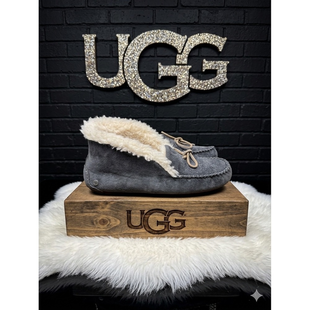 UGG Alena 🩶Shadow Gray Suede Moccasin Slipper‎ Bootie sz 7 Boho Gorpcore Cozy